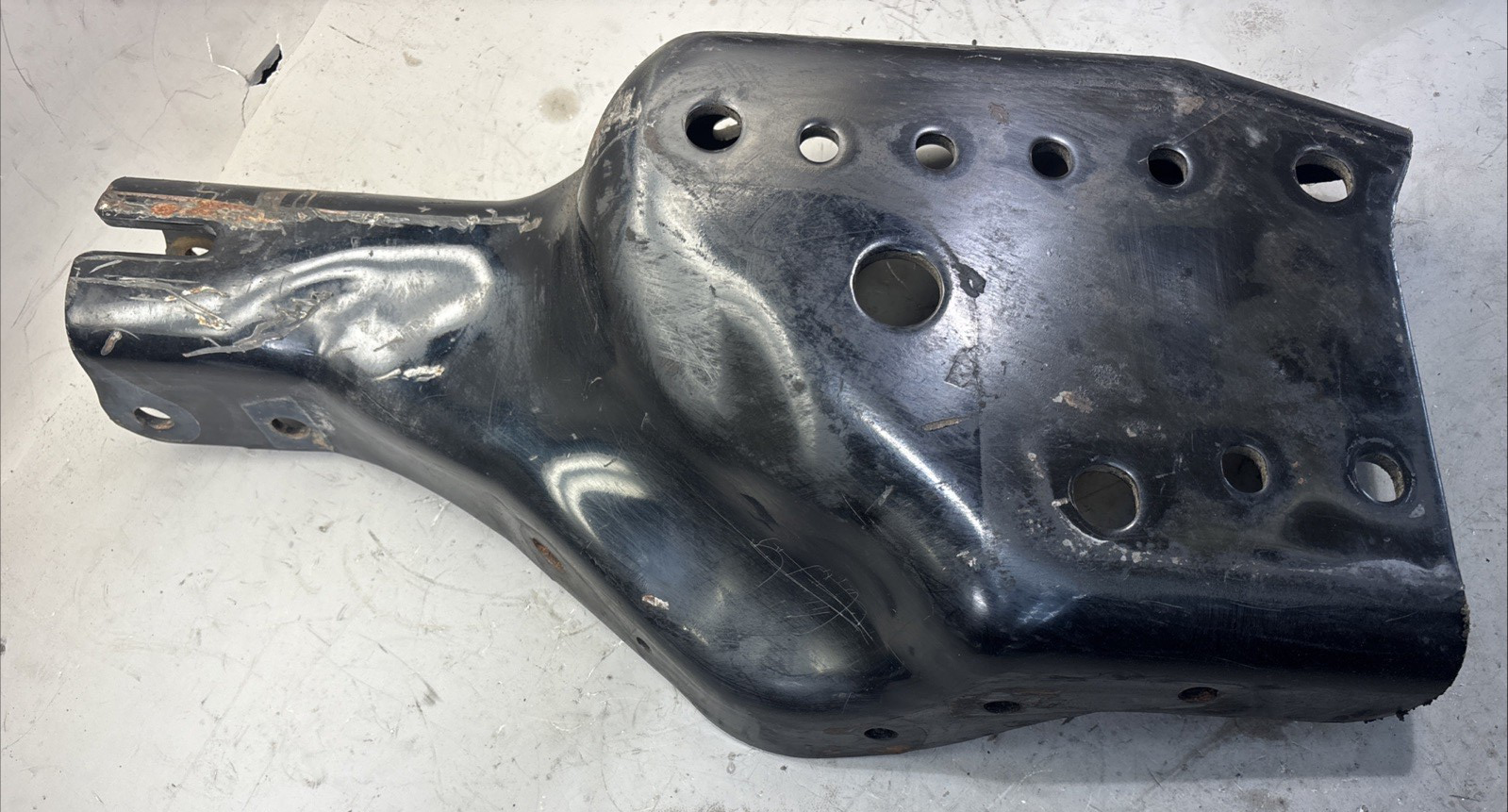 2018-2025 FREIGHTLINER CASCADIA LEFT FRAME HORN BUMPER BRACKET A15-28667-000 OEM