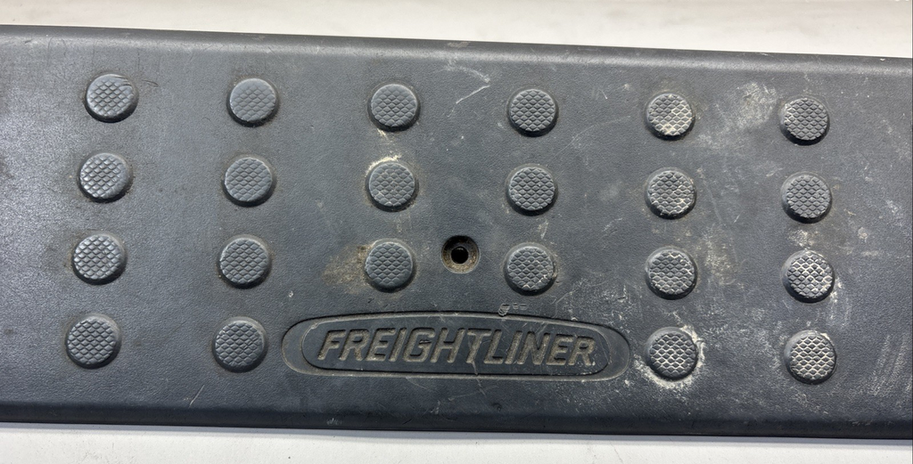 A18-53264-002 FREIGHTLINER CASCADIA DOOR SILL SCUFF PLATE COVER PANEL TRIM OEM