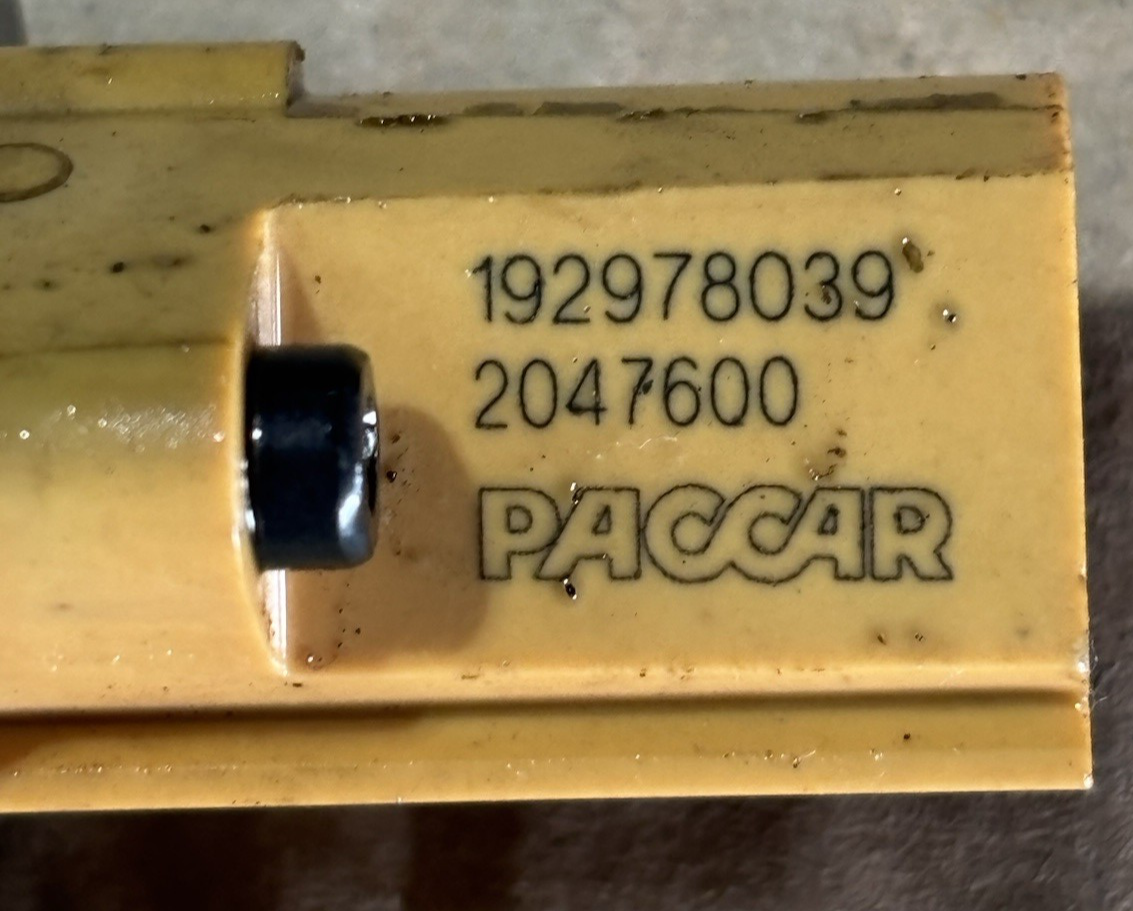 CORE - USED - 6 - Paccar MX13 MX10 Diesel Engine Fuel Injector 2047600PEX