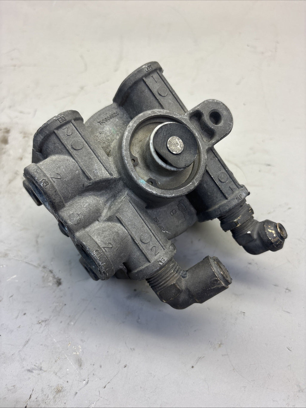 BENDIX AIR BRAKE & ABS MODULATOR VALVE T-5006929