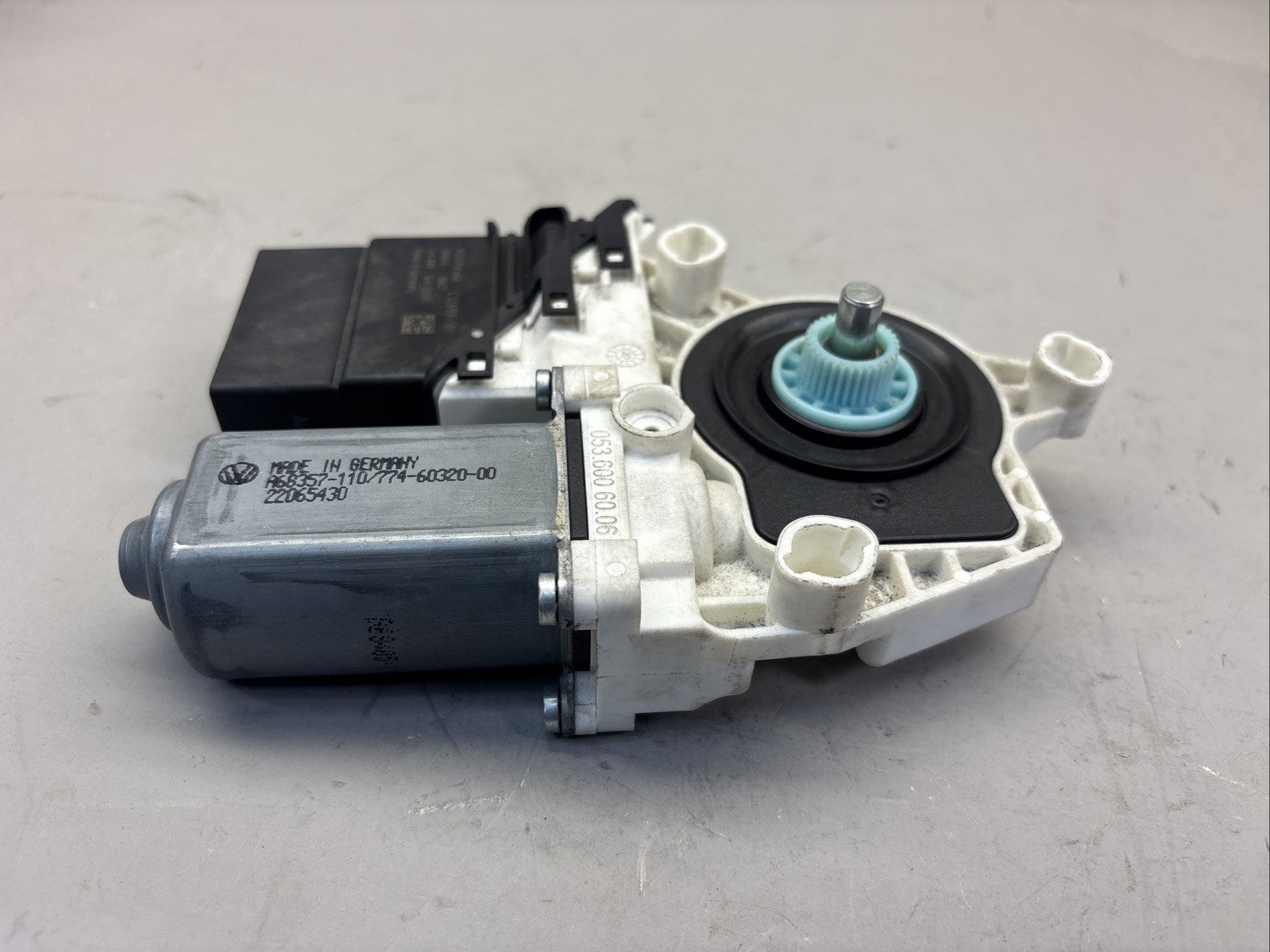 2009-17 VOLKSWAGEN TIGUAN Right (Passenger) Rear Door Window Motor 5N0959704G