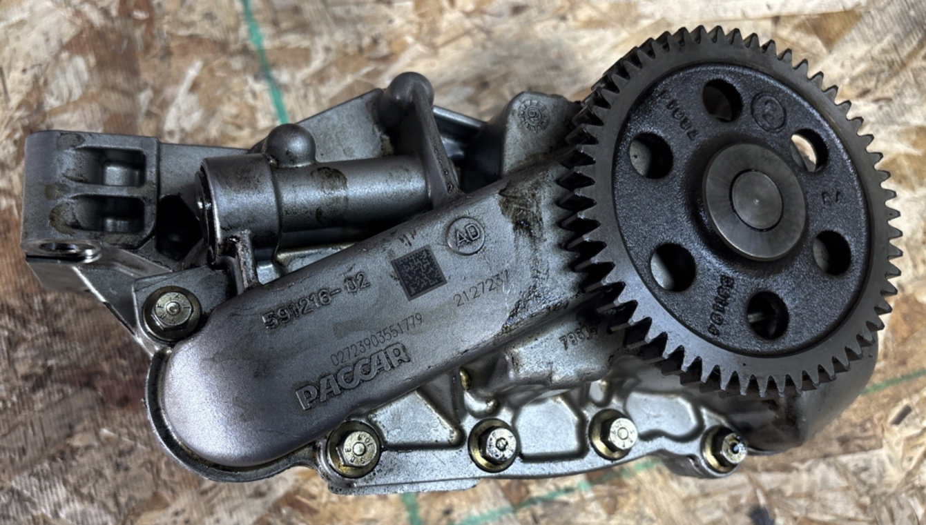 PACCAR - MX13 ENGINE OIL PUMP - USED PN 591216-02