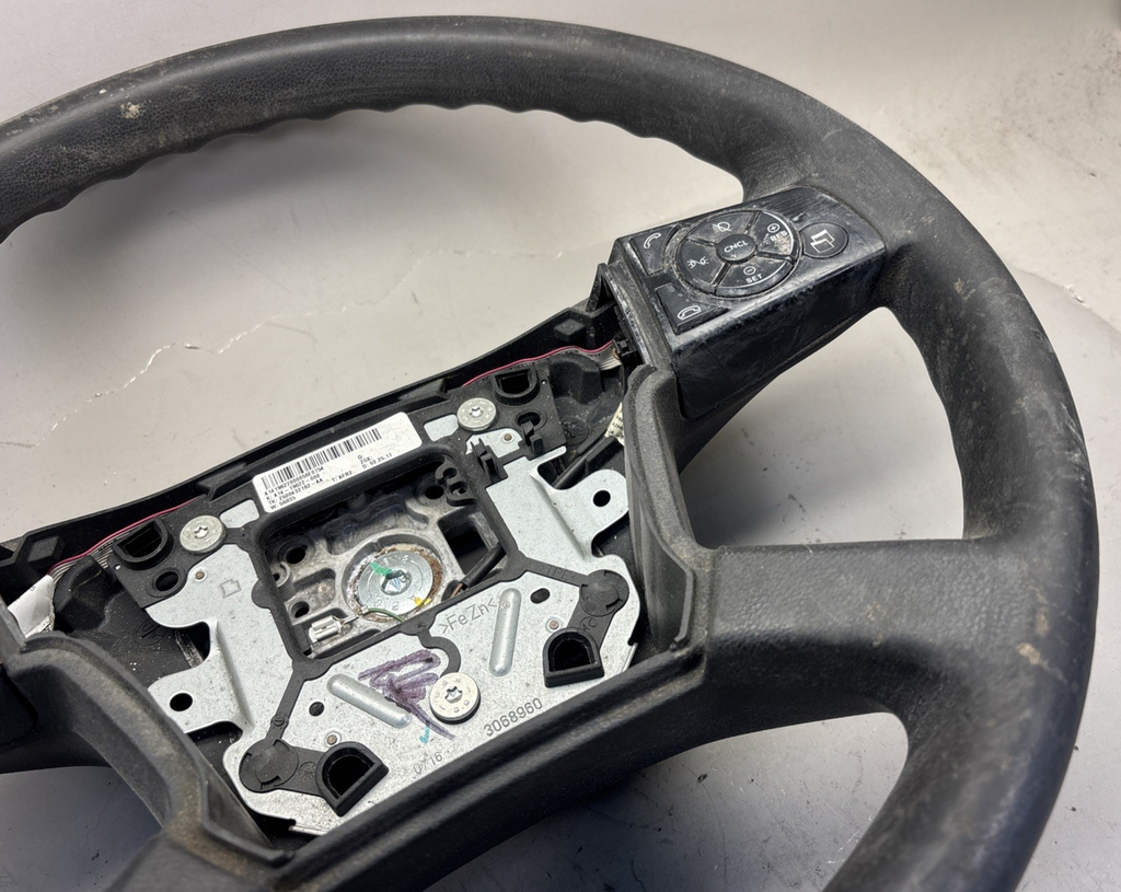 FREIGHTLINER CASCADIA STEERING WHEEL BLACK RUBBER
