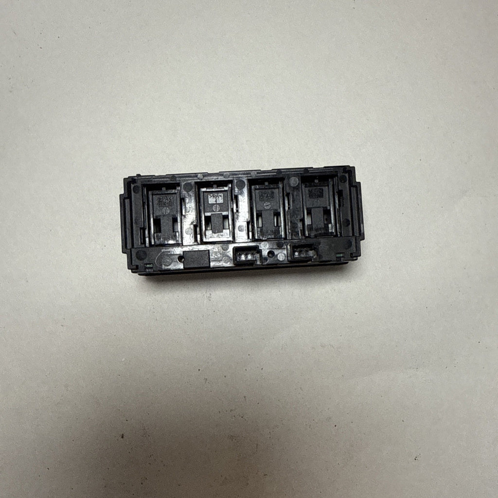 Freightliner Cascadia A06-90732-000 Sleeper Switch Panel