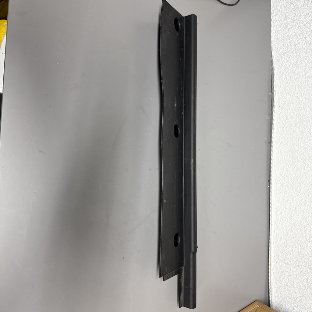 Freightliner Cascadia LH Baggage Door Sill 18-58982-000