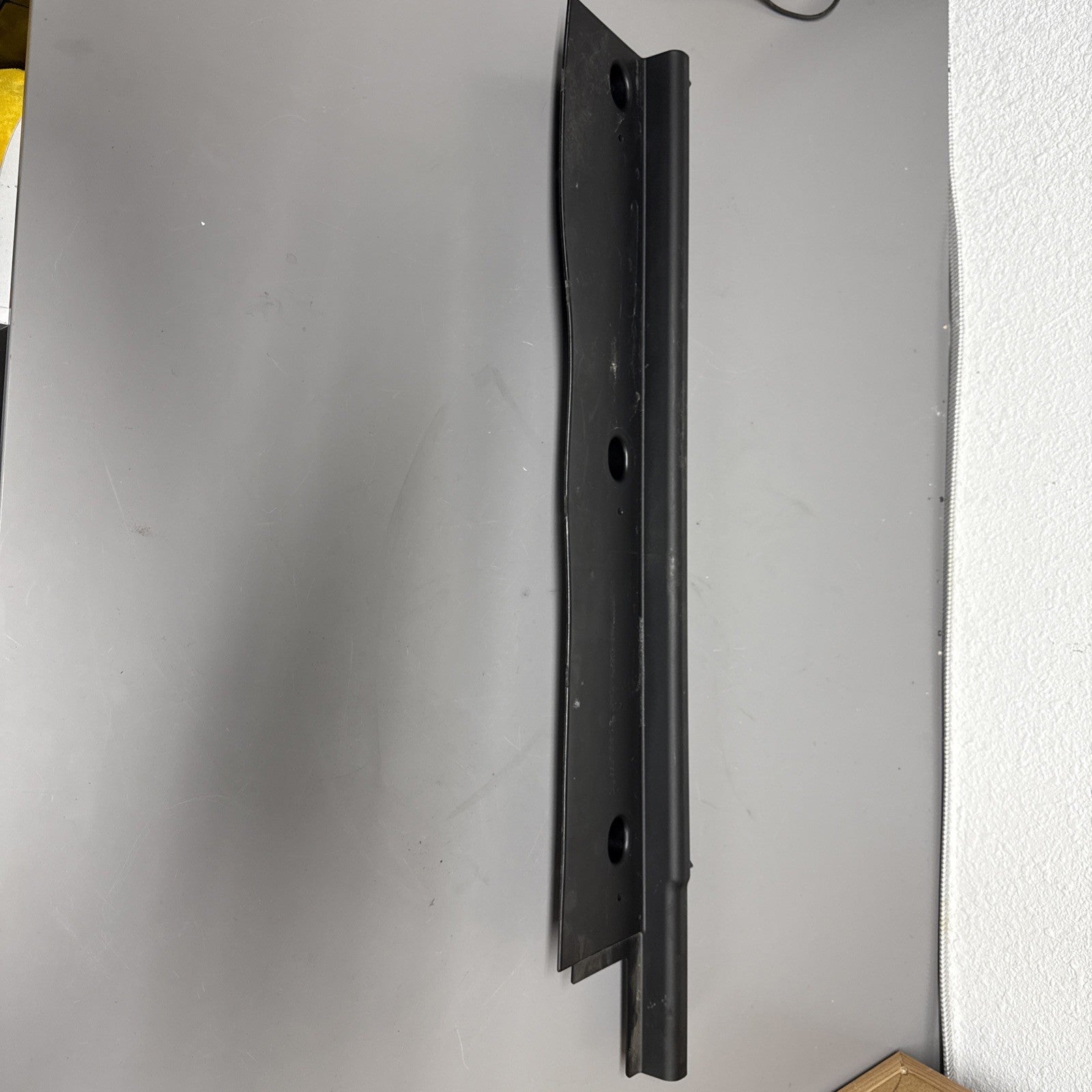 Freightliner Cascadia LH Baggage Door Sill 18-58982-000