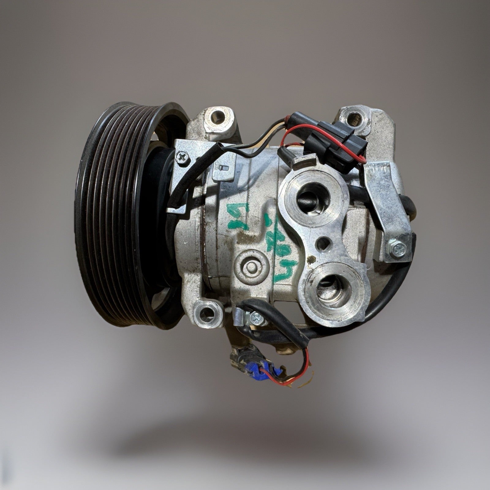 2018-2024 FREIGHTLINER CASCADIA 126 AIR CONDITIONING A/C AC COMPRESSOR OEM