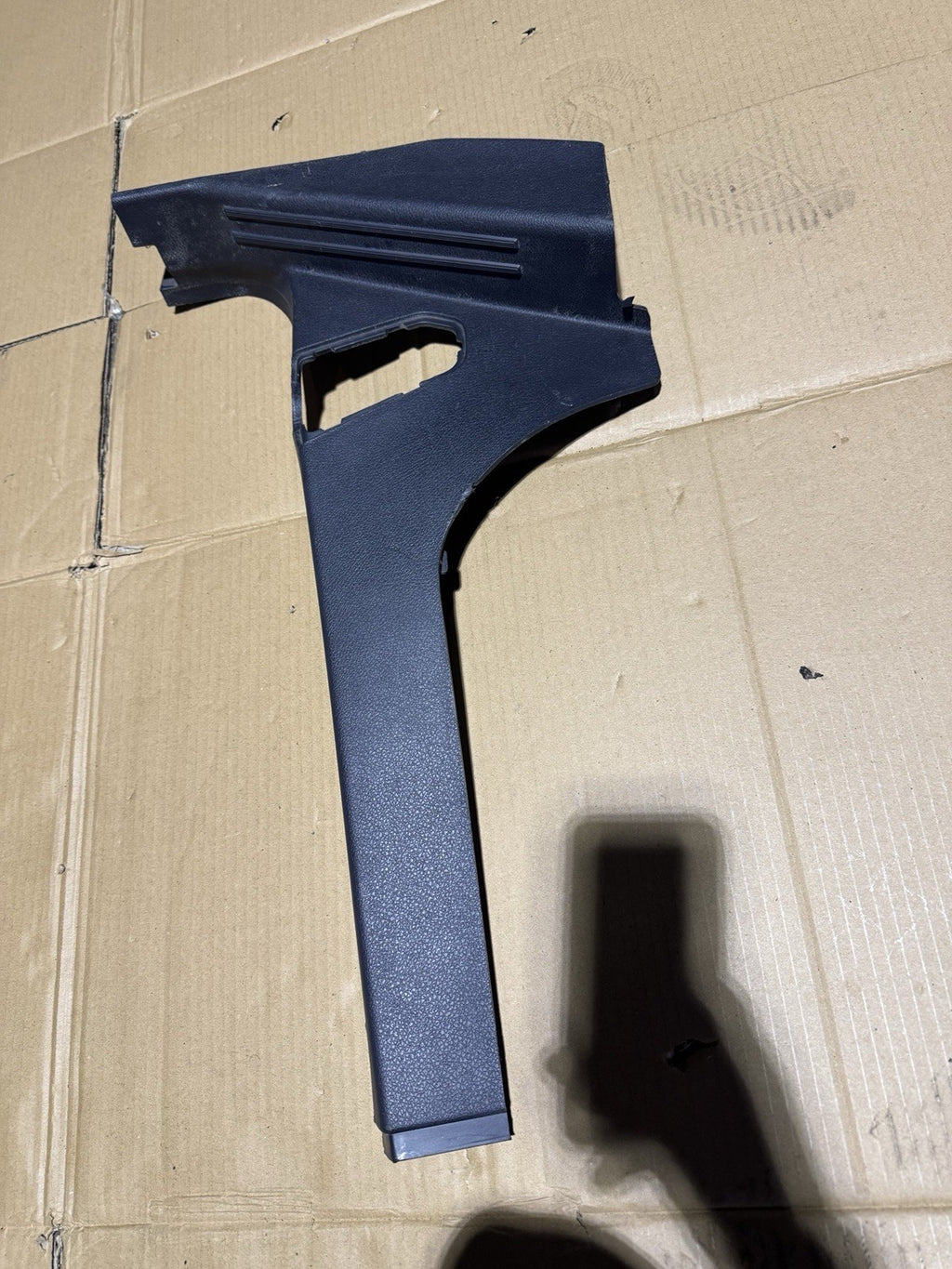 2018-2024 FREIGHTLINER FRONT RIGHT SIDE LOWER COVER TRIM OEM A18-68717-001