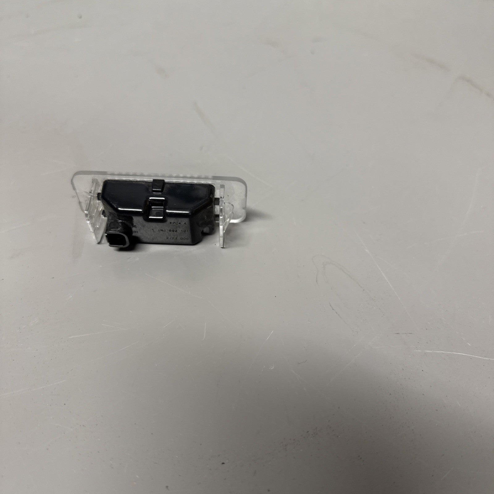 Freightliner A22-73819-000 - Courtesy Lamp - Baggage Compartment, White, 13.5V,