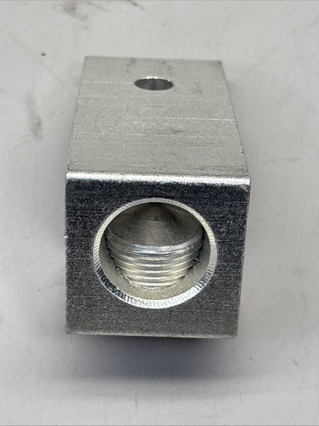 ILSCO TA-600 TA600 Aluminum Mechanical Lug 3/8” Bolt 600Kcmil 600MCM-2 lot of 5