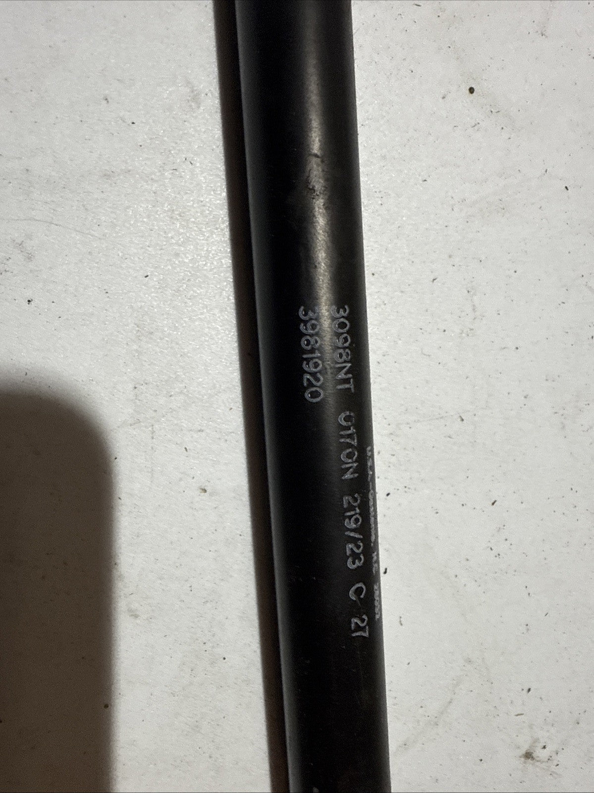 2018-2024 VOLVO VNL 860 REAR RIGHT TAILGATE TRUNK CABIN SHOCK STRUT 3981920 OEM