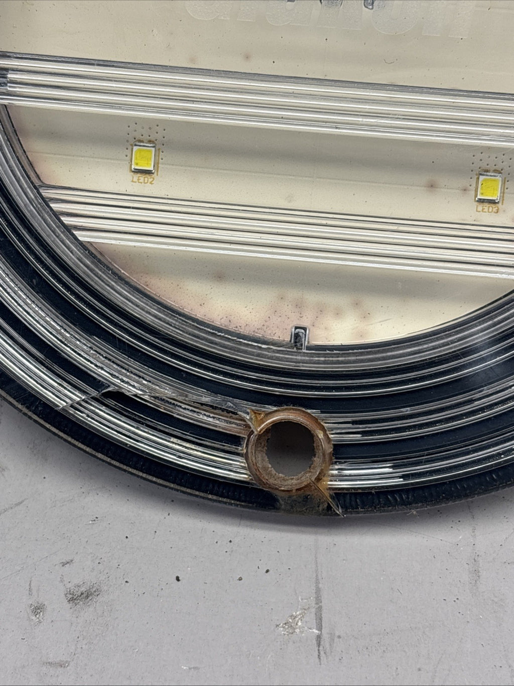 A06-86170-000 Utility Light Led for Freightliner SMALL DAMAGE