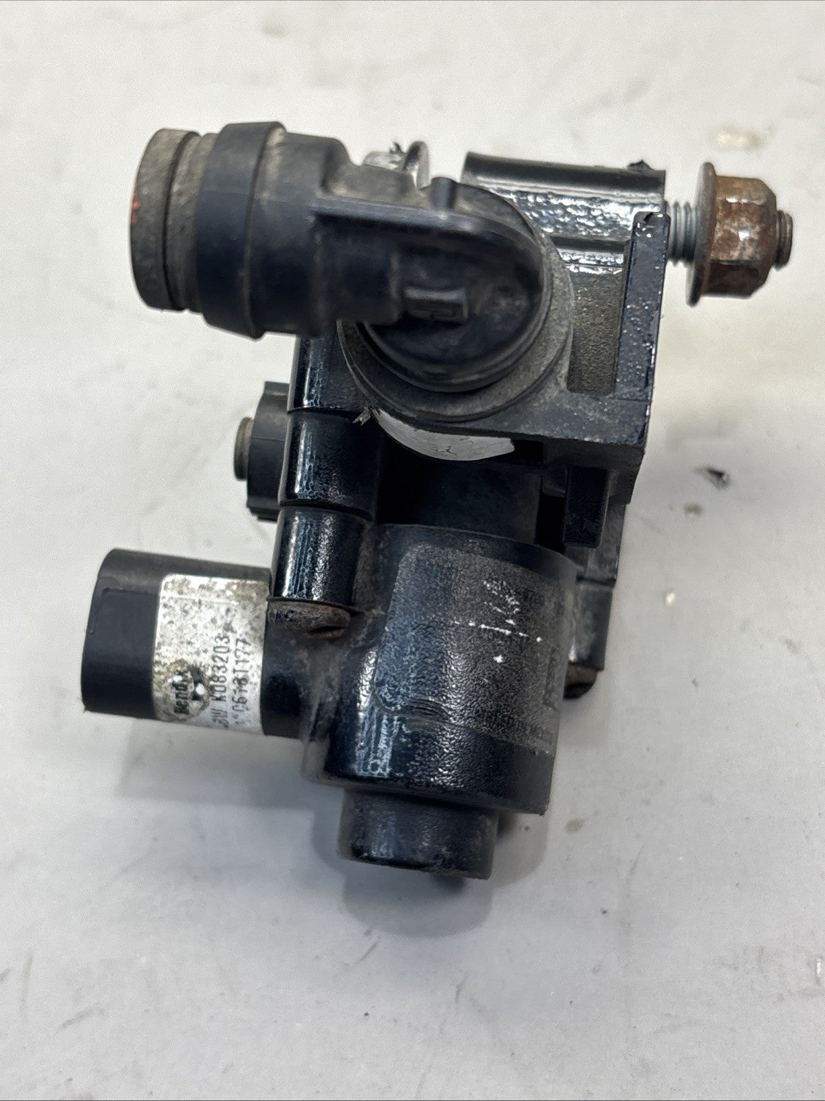 OEM BENDIX SMS-9700 AIR SOLENOID ASSEMBLY - K083203