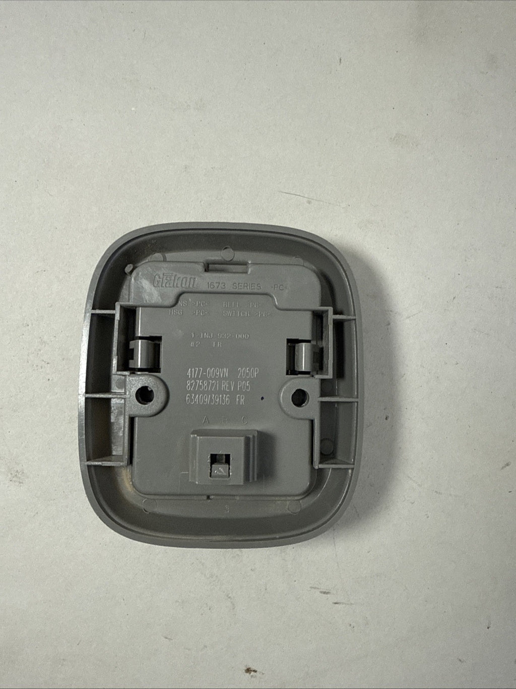 2018-24 VOLVO VNL FRONT LEFT OR RIGHT INTERIOR DOME LIGHT LAMP 82758721 OEM