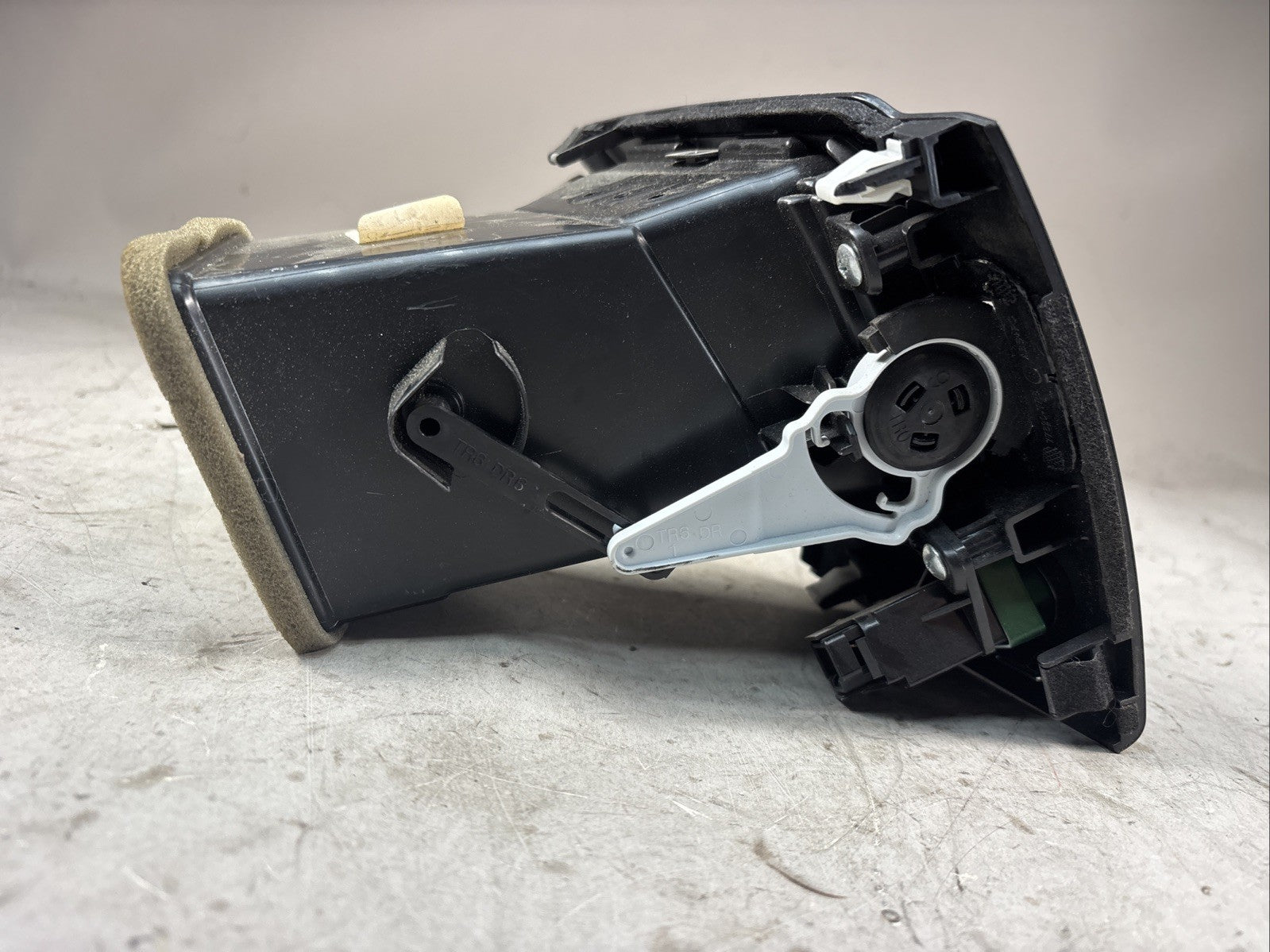 2013-2015 Honda Civic Dash Air Vent LH Driver Far Left Side 77620-TR6 OEM