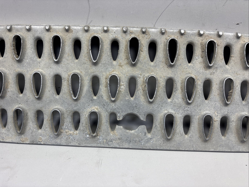 Genuine Paccar A82-6000 Cab Access Fairing Step Assembly DAMAGE