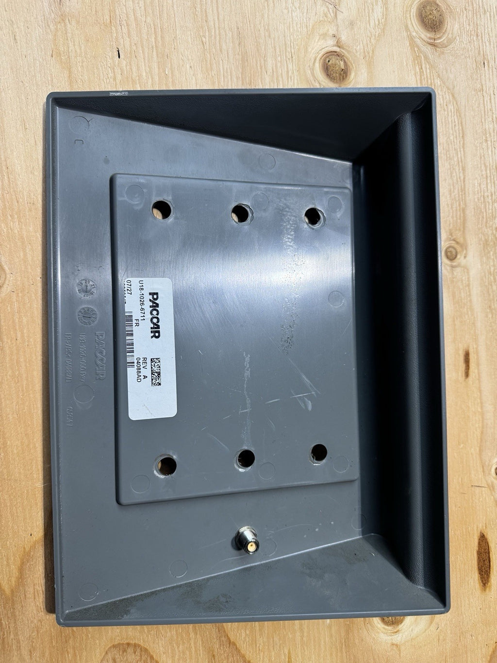 Paccar  2021  Kenworth  Bezel  TV Mount  U18-1026-9011