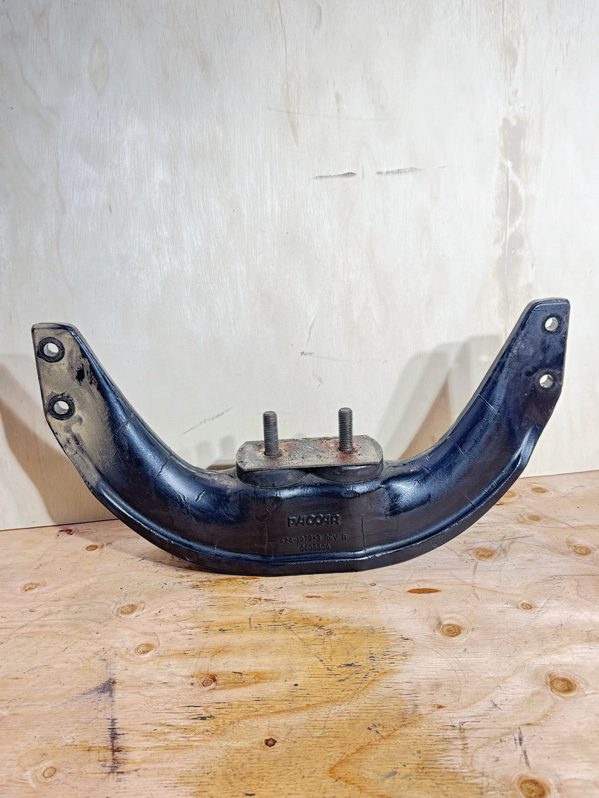 A24-1079-3 PACCAr  Front Engine Mount  (10862495 Removed from 2021 KW