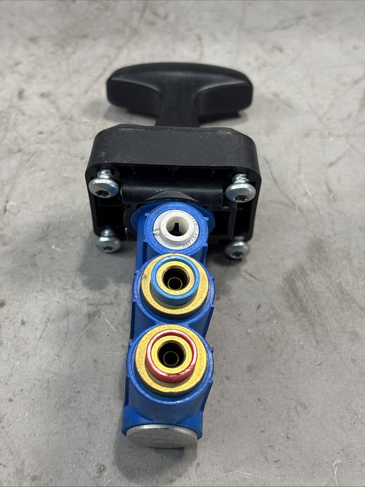 BENDIX TCS-9000 SEMI TRUCK TRAILER BRAKE CONTROL VALVE 7267413 OEM