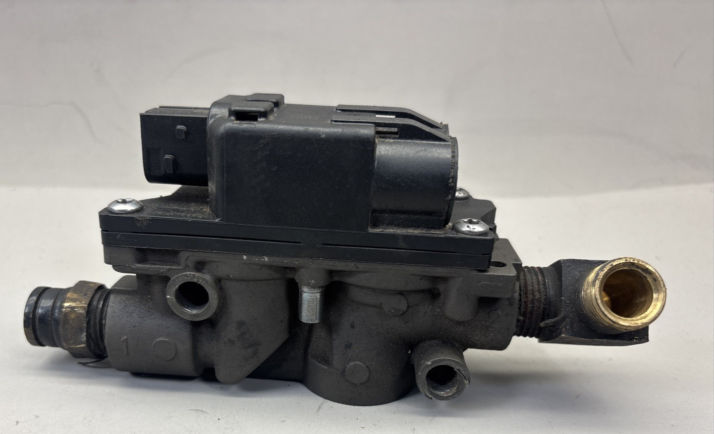 Freightliner Cascadia 126 Wabco ABS Modulator Solenoid Valve 4721965003 OEM