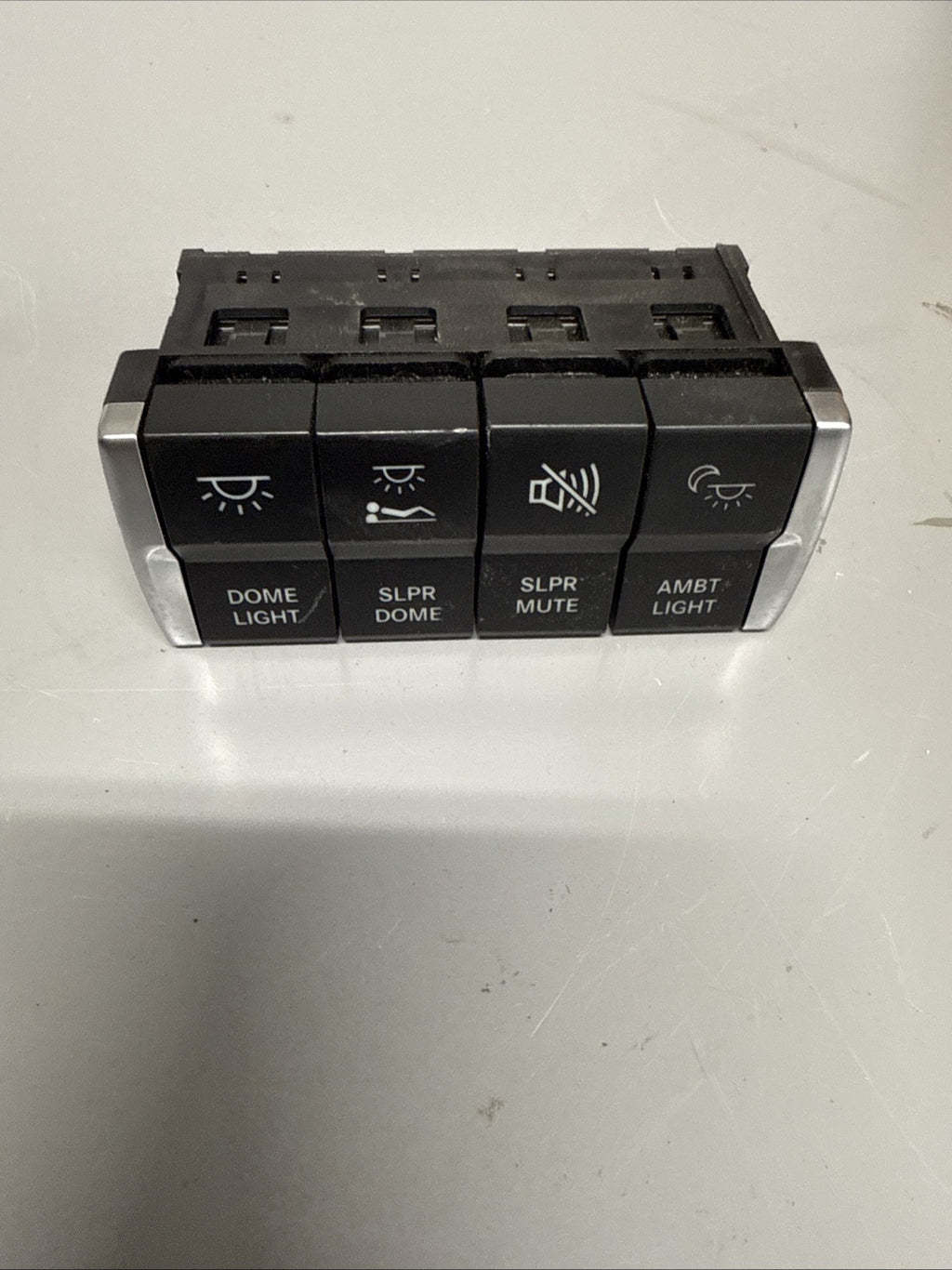 Freightliner Bunk Rocker Switch Panel A06-90732-001   7438