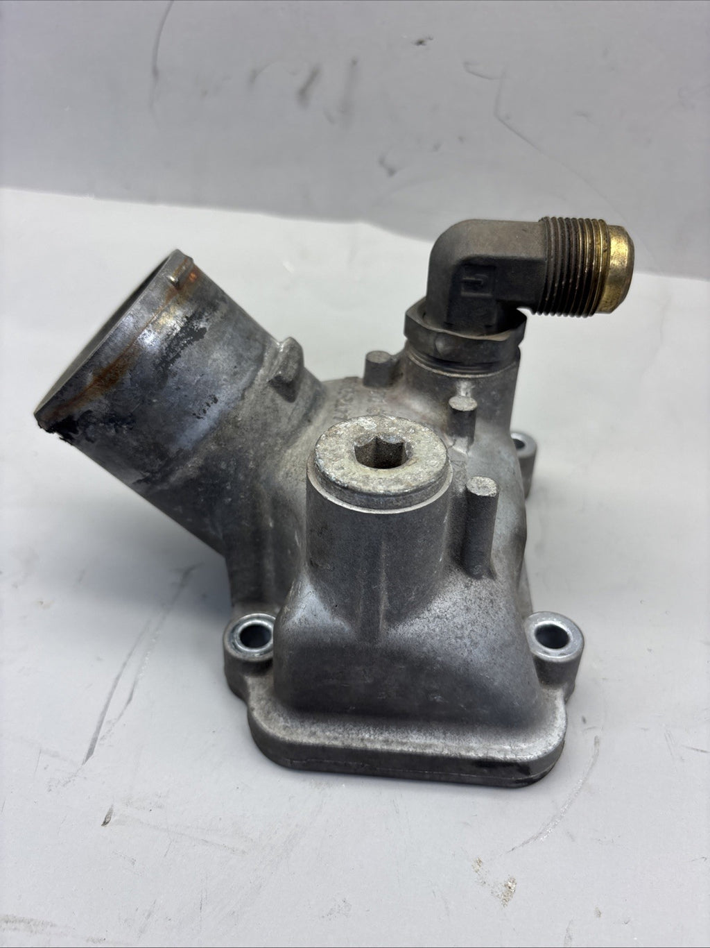 Detroit DD15 Thermostat Housing  A 472 203 15 31