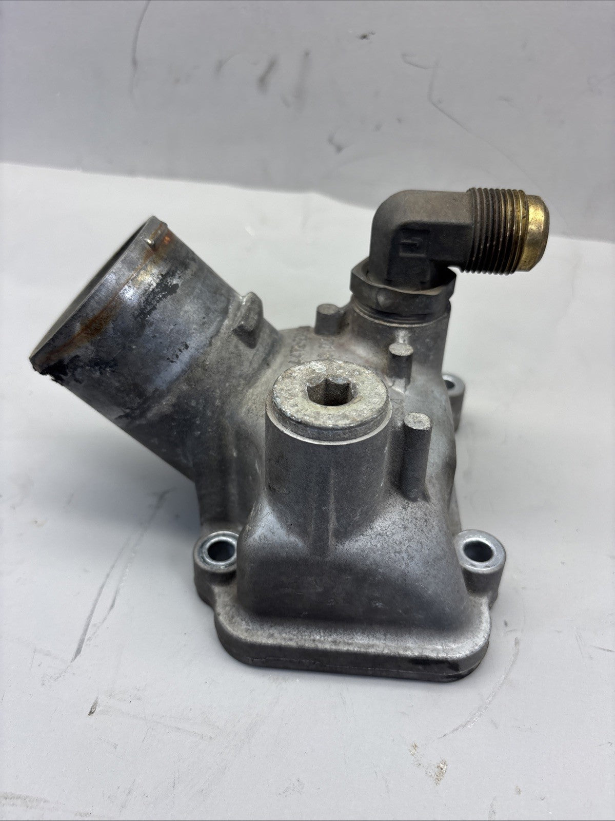 Detroit DD15 Thermostat Housing  A 472 203 15 31