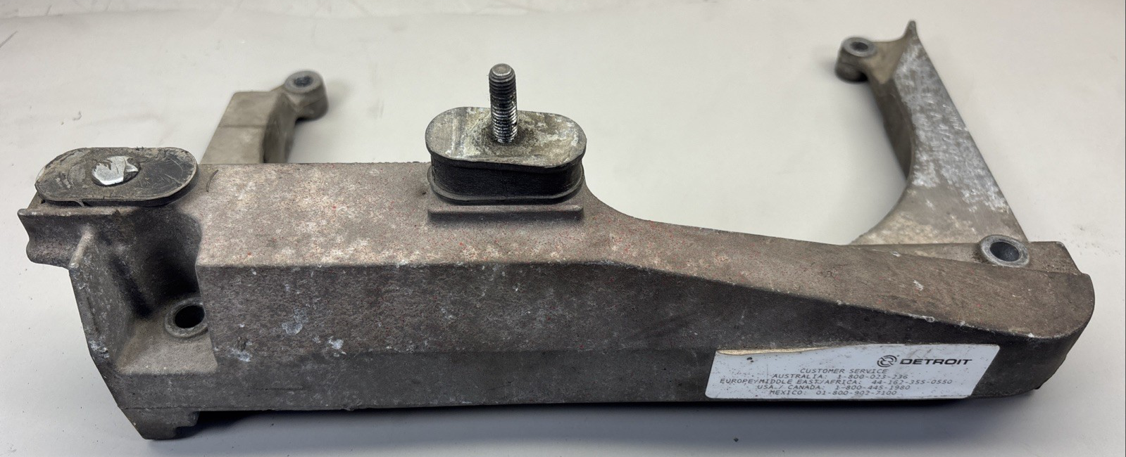 18-23 FREIGHTLINER CASCADIA DETROIT DIESEL SUPPORT BRACKET 44-162-355-0550 OEM