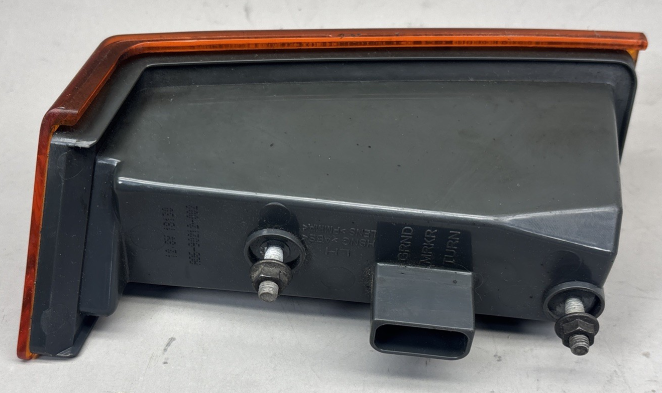 Freightliner LH Signal Marker Lamp A06-90212-002 OEM