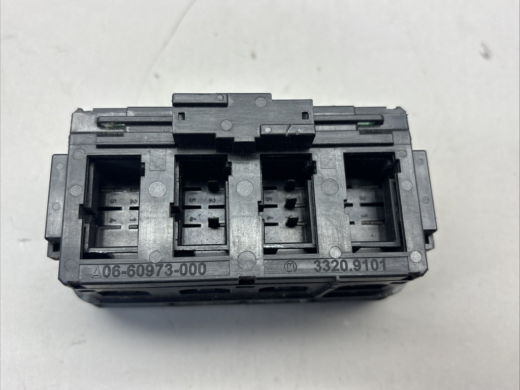 Freightliner A06-60973-000 Switch Module W/ Engine Brake 3320.9101