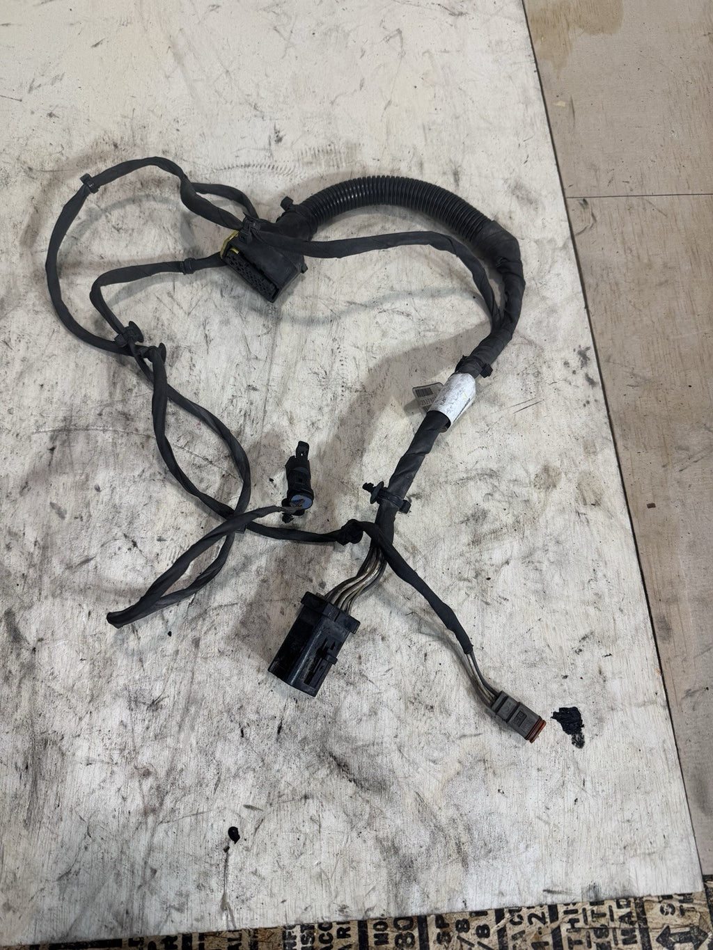 23278031 Headlight and Marker light Wiring Harness for Volvo