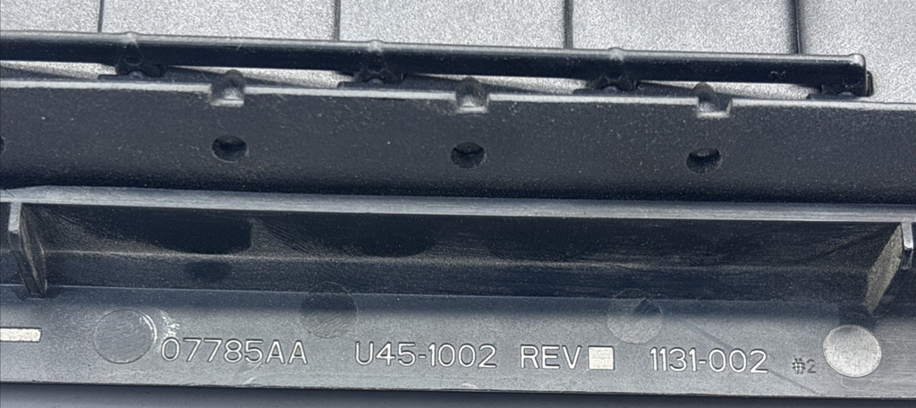 PACCAR   DASH LOUVERT VENT    U45-1002 / 07785AA / 1-INJ-844-101