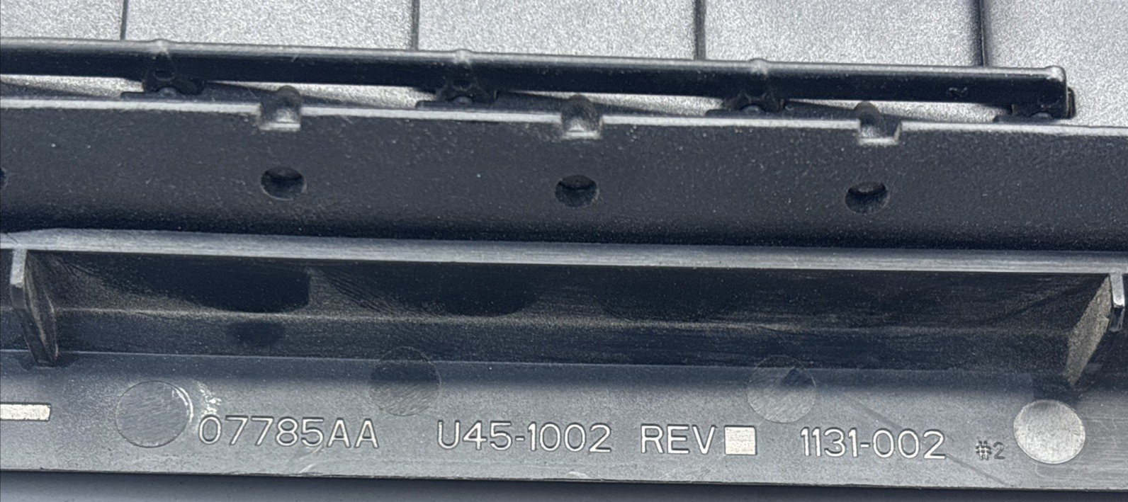 PACCAR   DASH LOUVERT VENT    U45-1002 / 07785AA / 1-INJ-844-101