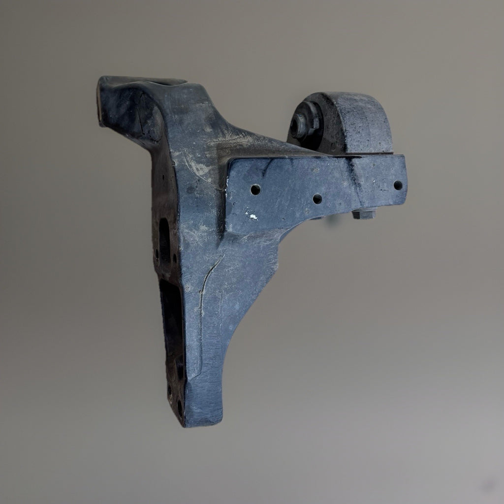2021 Kenworth t680 PACCAR Left  CAB MOUNT BRACKET A85-6136