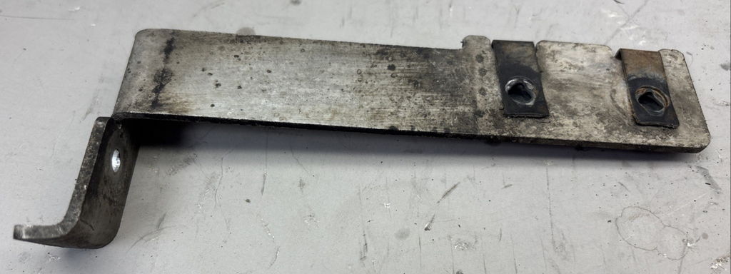 PACCAR MOUNTING BRACKET T11-6208R / 20550AA