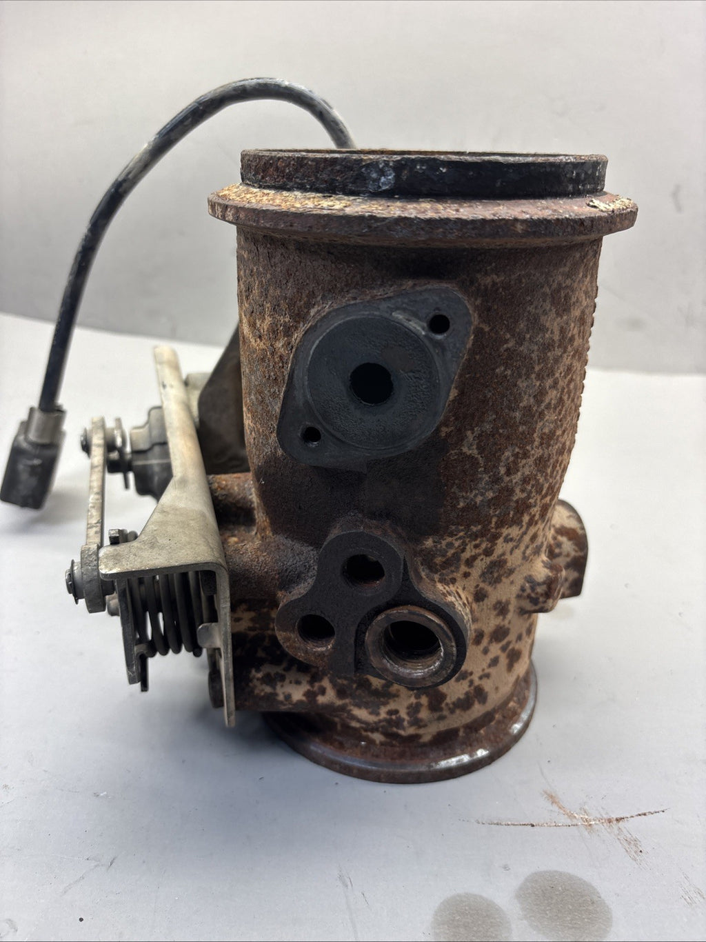 2123995 Genuine Paccar EGR Control Valve NEED NEW SPRING, SEE PICTURES.