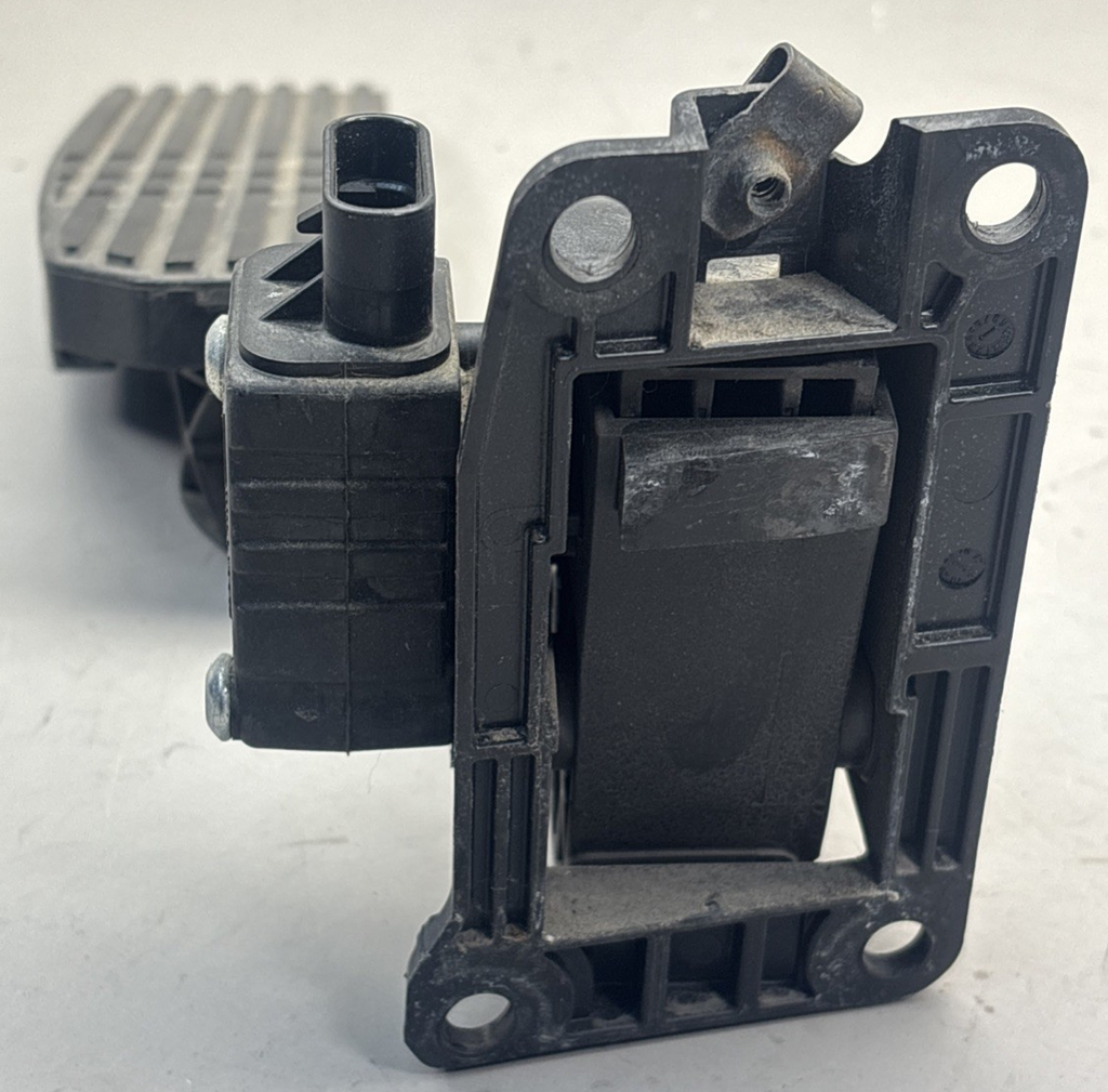 Freightliner Fuel Pedal Assembly A01-33822-001