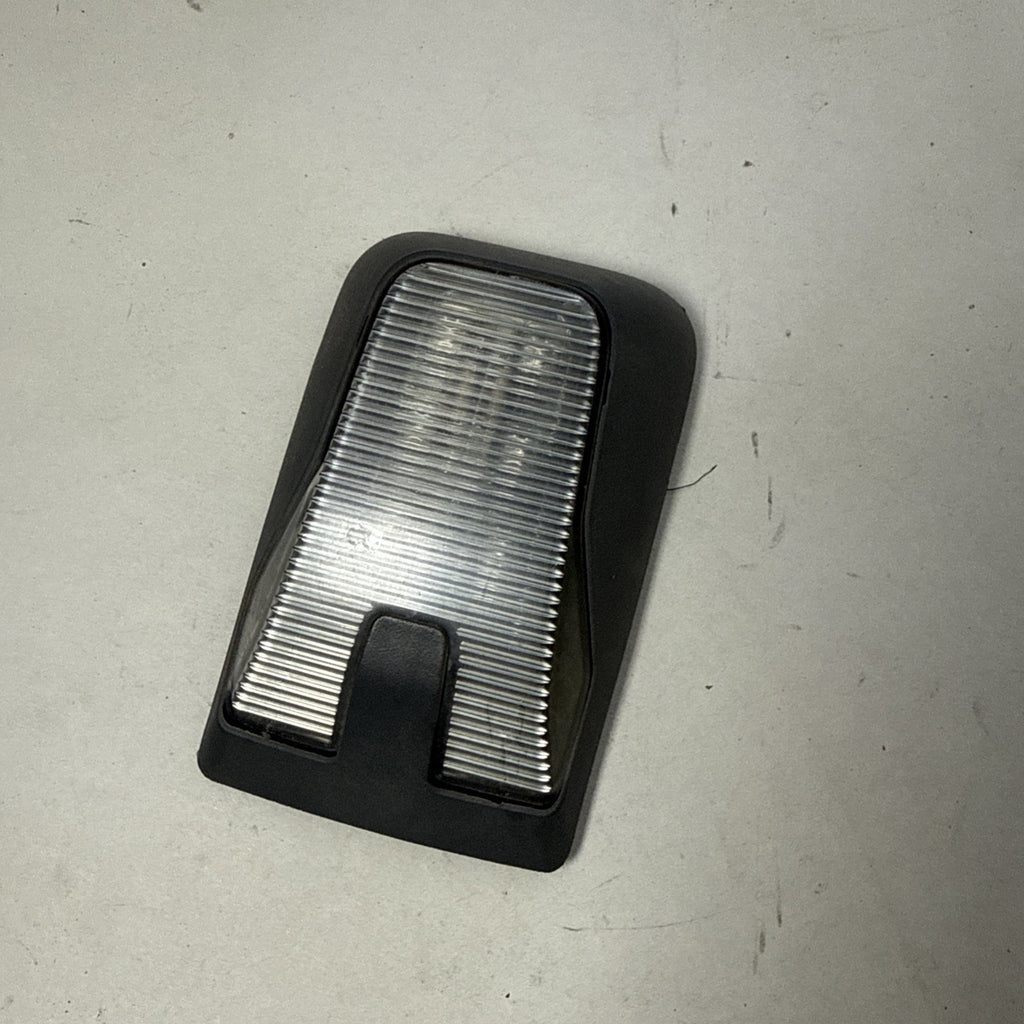 Grakon Volvo OEM 20895320 Side Indicator Light  9721-001