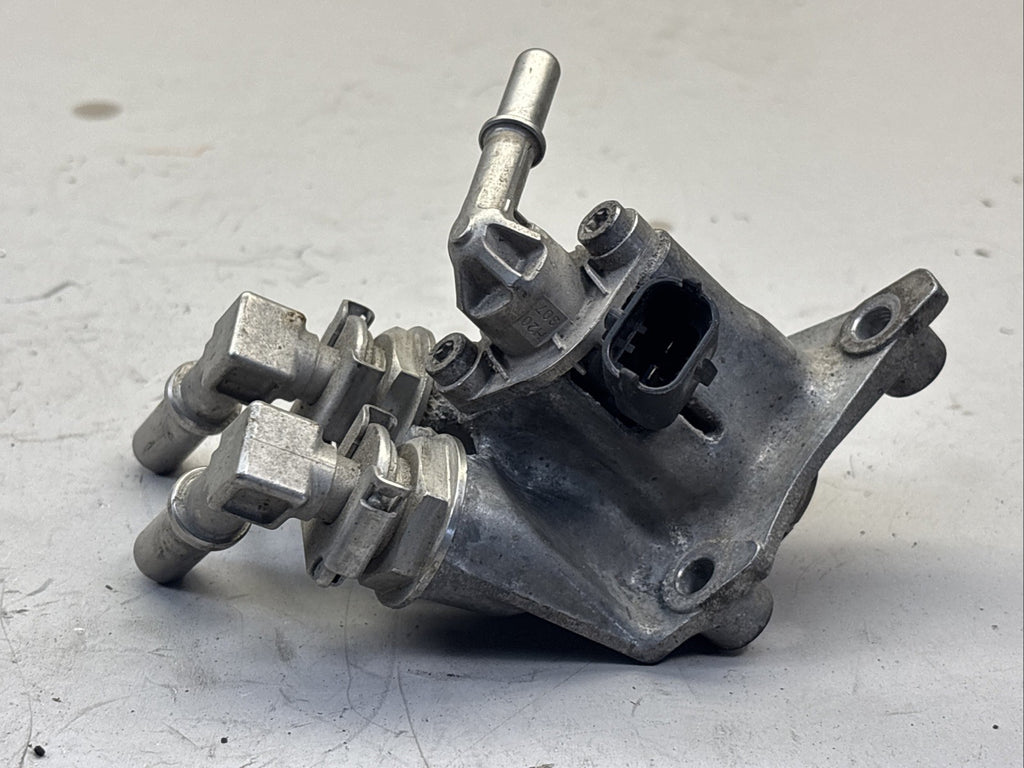 DEF Dosage Valve For VOLVO D13/ Mack MP8 22744065 0444043157