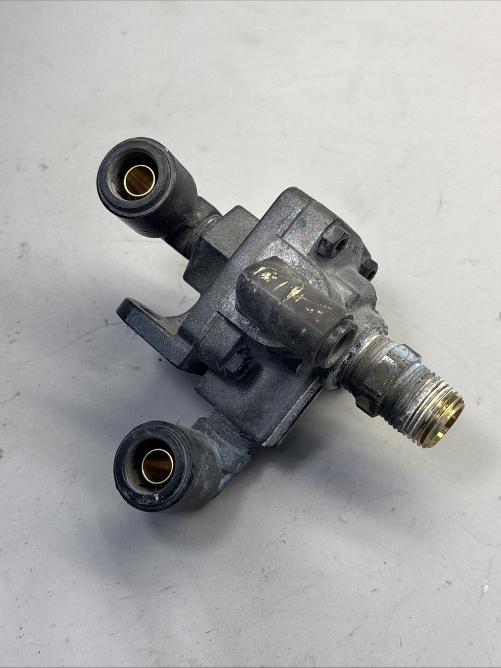 Bendix 183700 QR13P Air Brake quick release valve K190430N07
