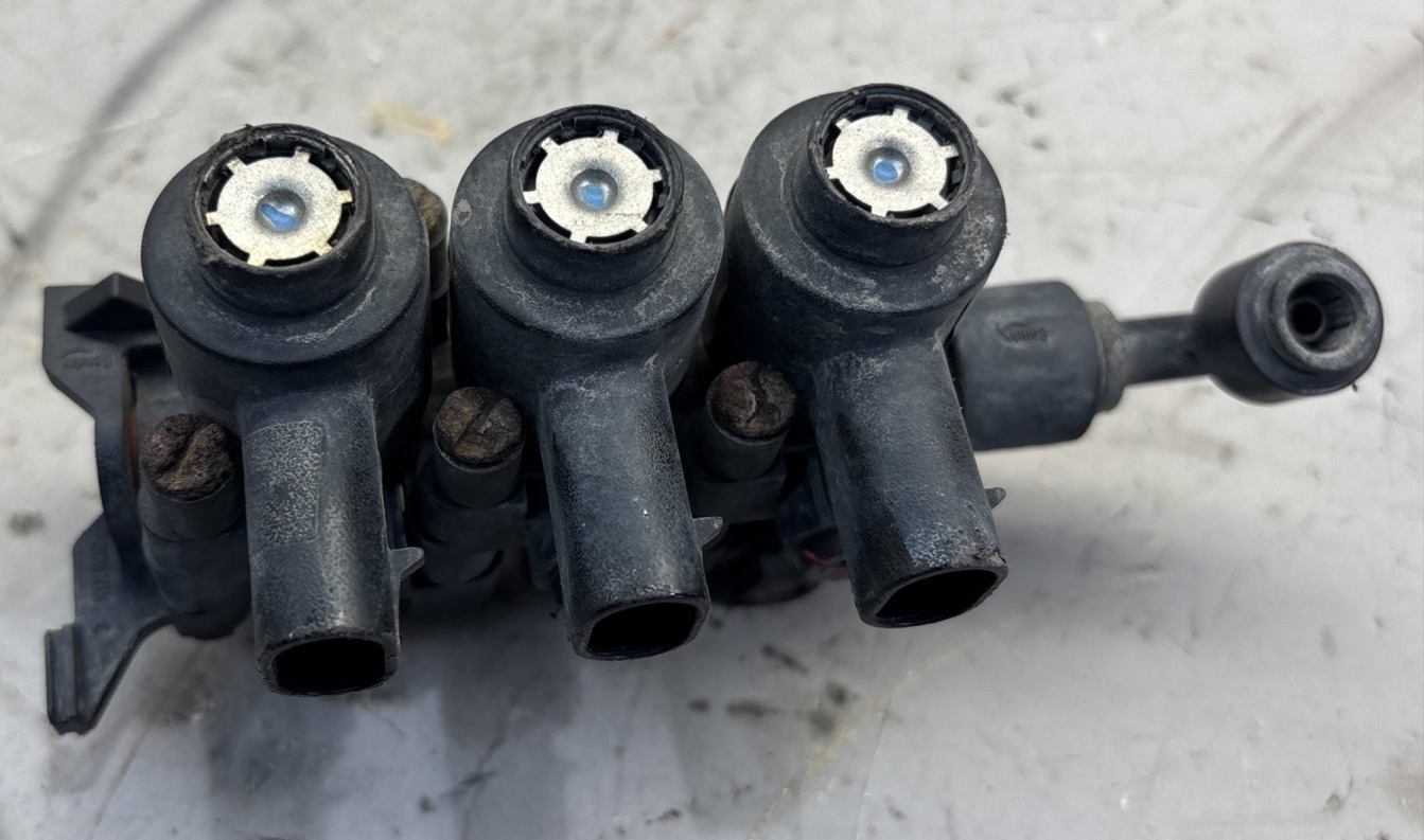 BENDIX AIR MANIFOLD SOLENOID  K052287 OEM