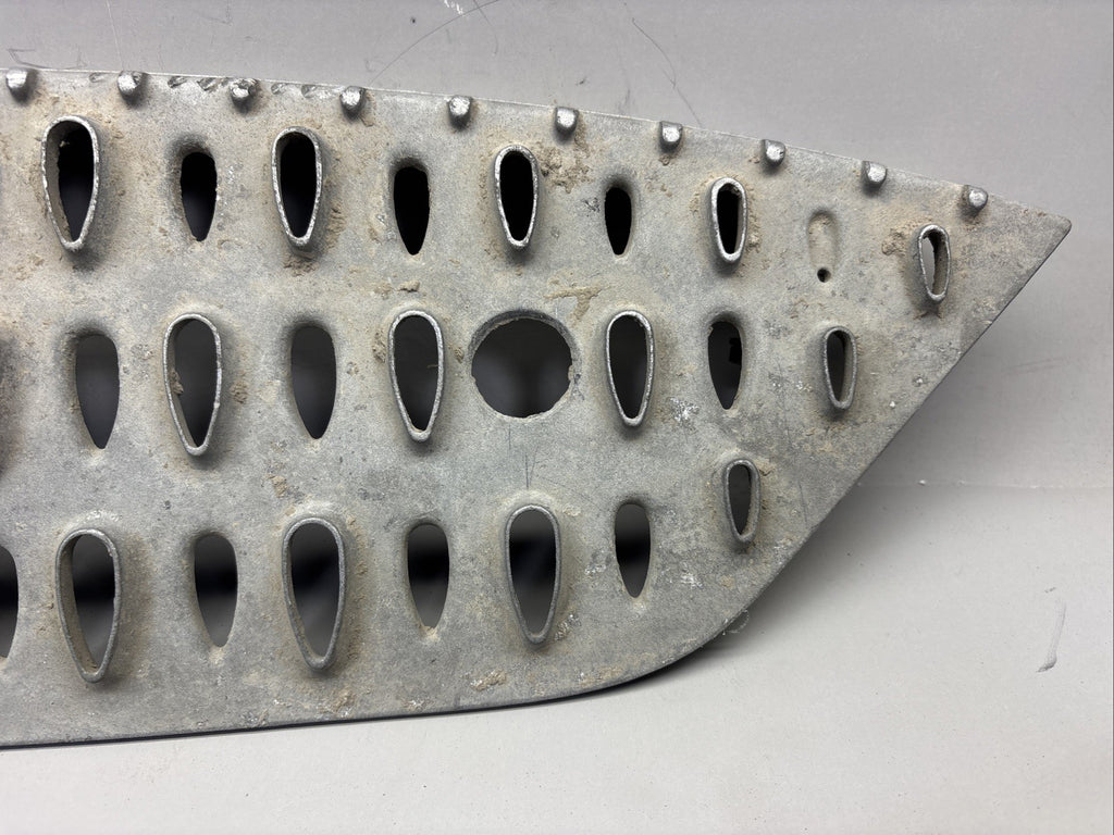 Genuine Paccar A82-6000 Cab Access Fairing Step Assembly DAMAGE