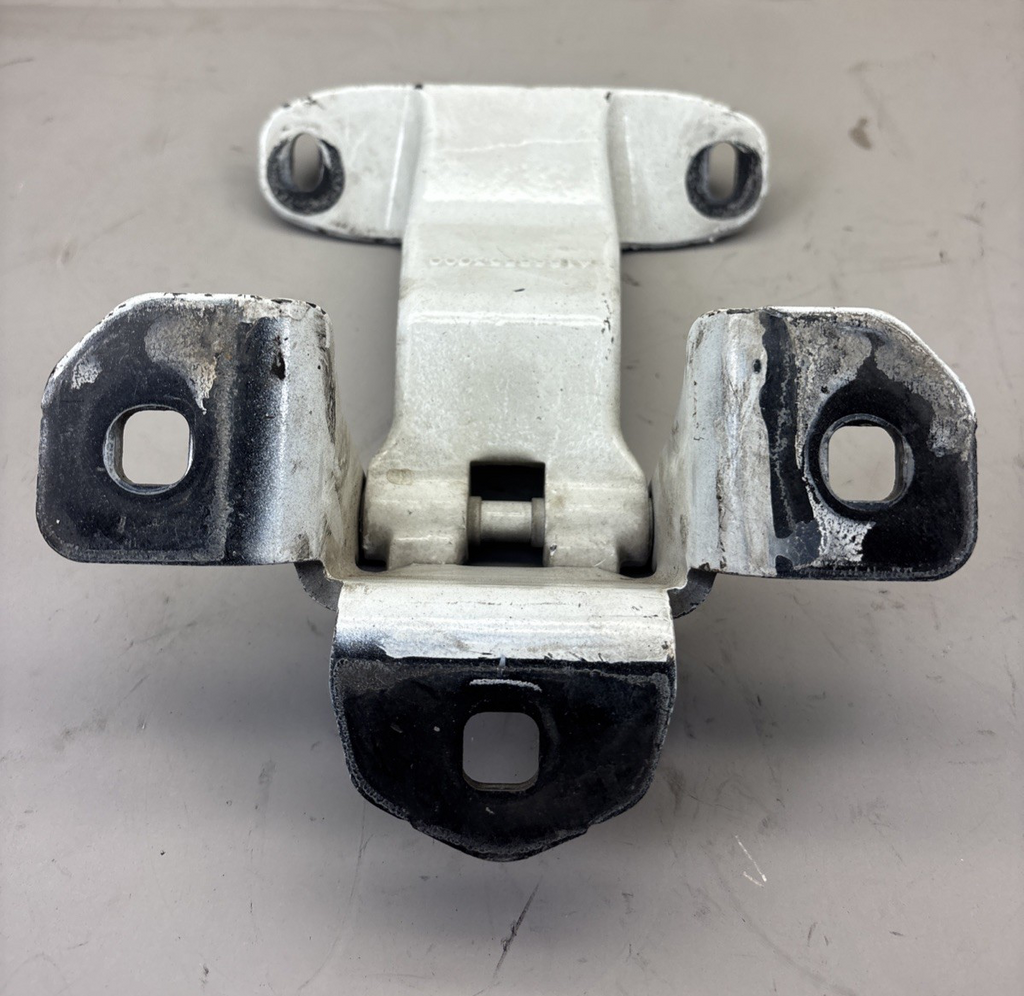 FREIGHTLINER CASCADIA DOOR HINGE A1868553000
