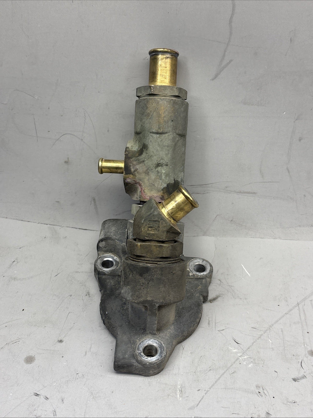 PACCAR MX13 MX-13 ENGINE WATER MANIFOLD 1889692 / 86792 - 51252