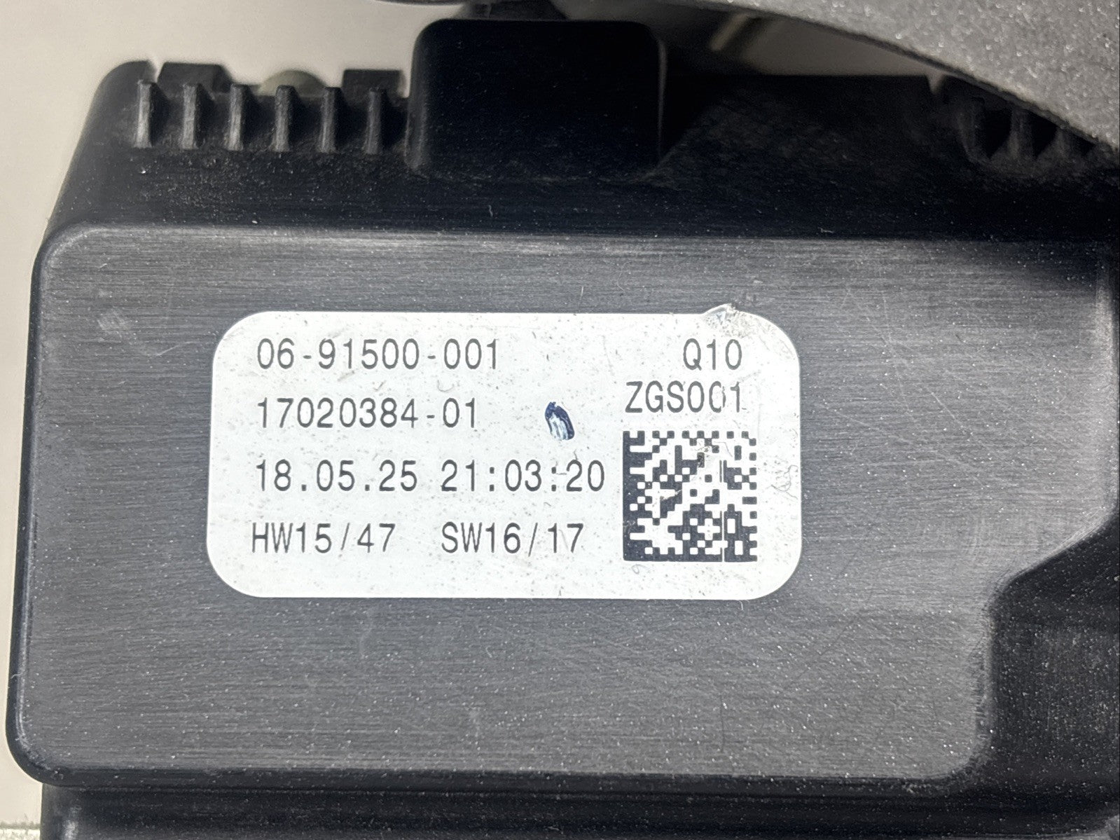 OEM Freightliner 06-91500-001 17020384-01 Engine Brake Switch Right Side