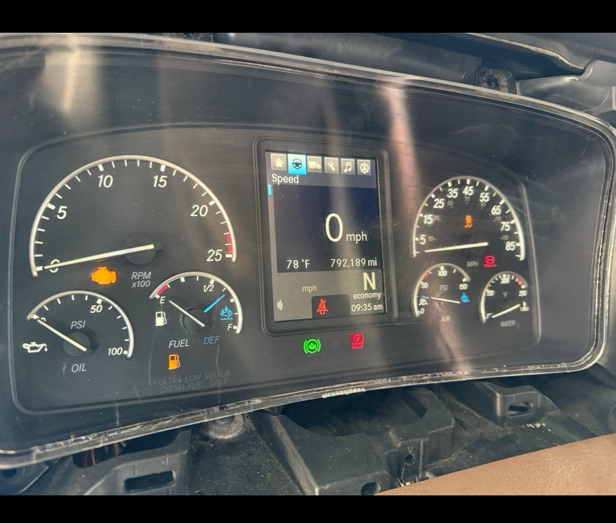 Freightliner Cascadia A22-74911-100 Speedometer Instrument Cluster 792k miles