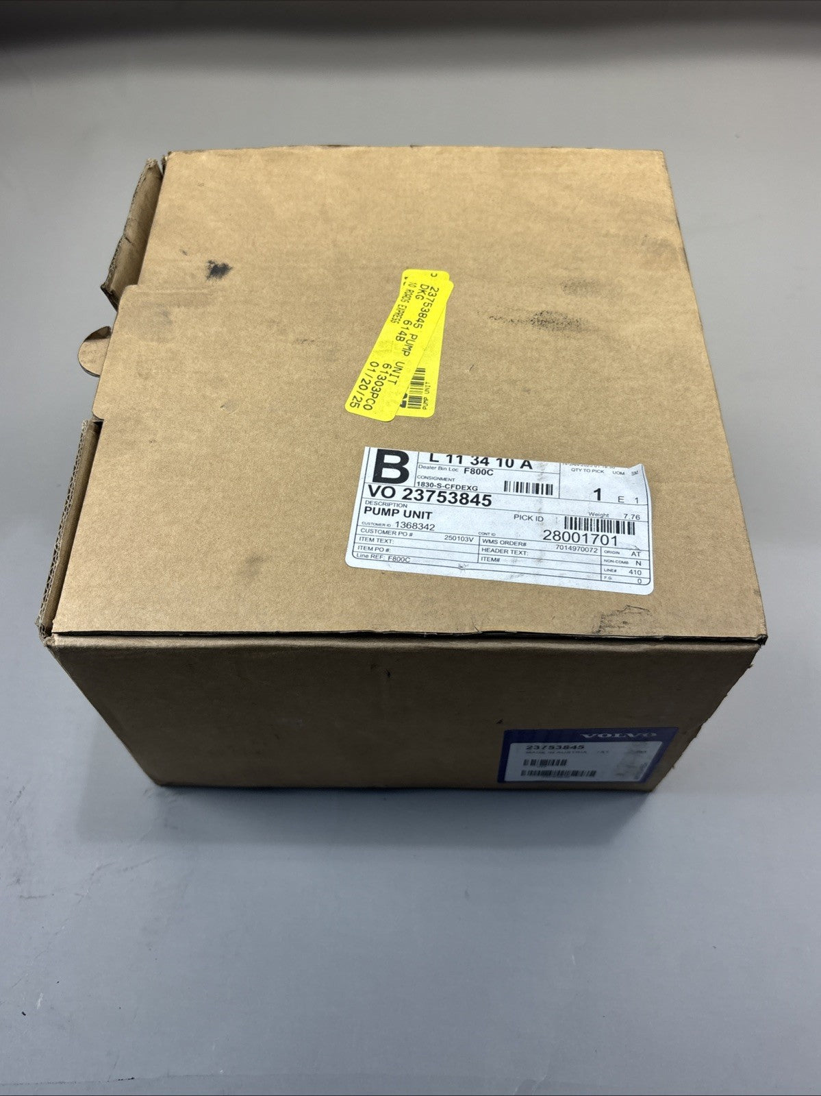 Genuine Volvo Bosch Mack DEF Pump MP8 D13 12V 23753850 replace 23753845 21577511