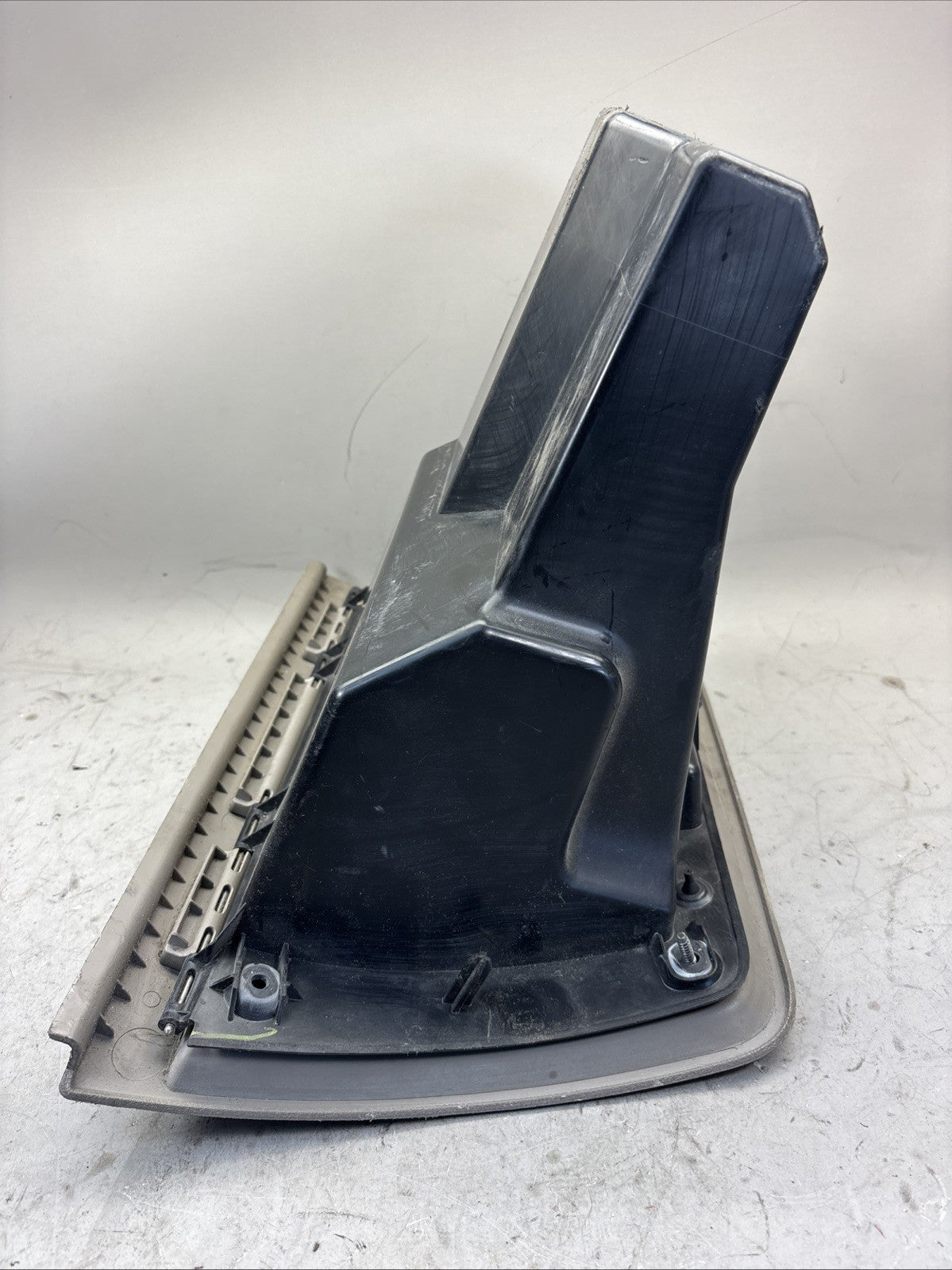Freightliner 22-60537-000 Glove Box Assy 22-60535-000