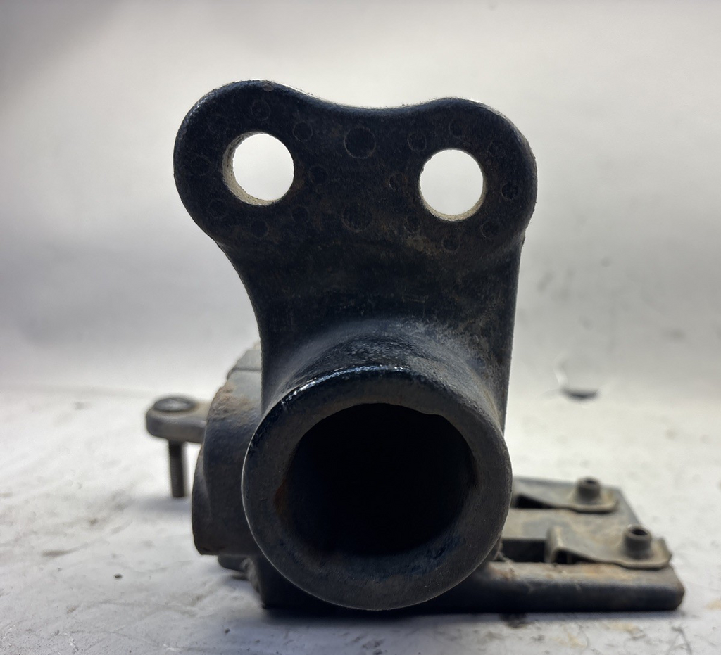 FREIGHTLINER - Tow Housing Brkt, RH A15-27959-005