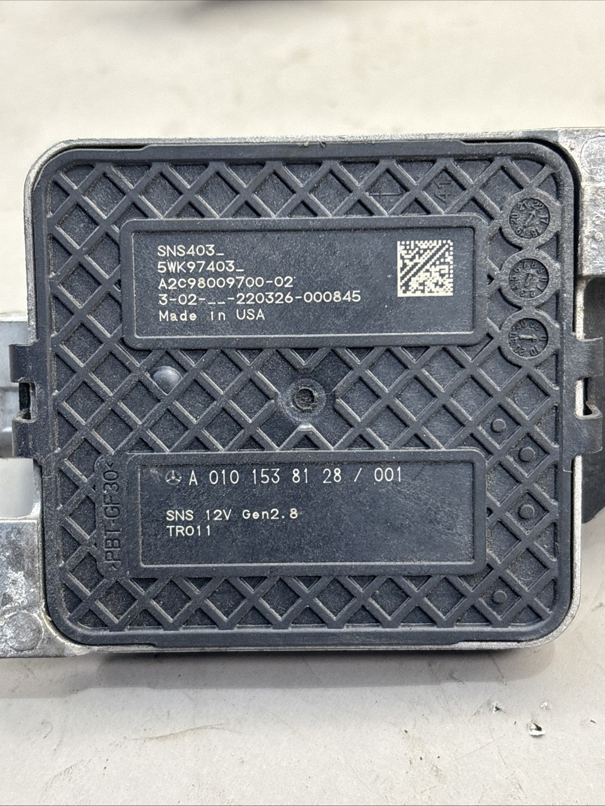 FREIGHTLINER Genuine Detroit Diesel Nox Sensor A 010 153 81 28 /  001